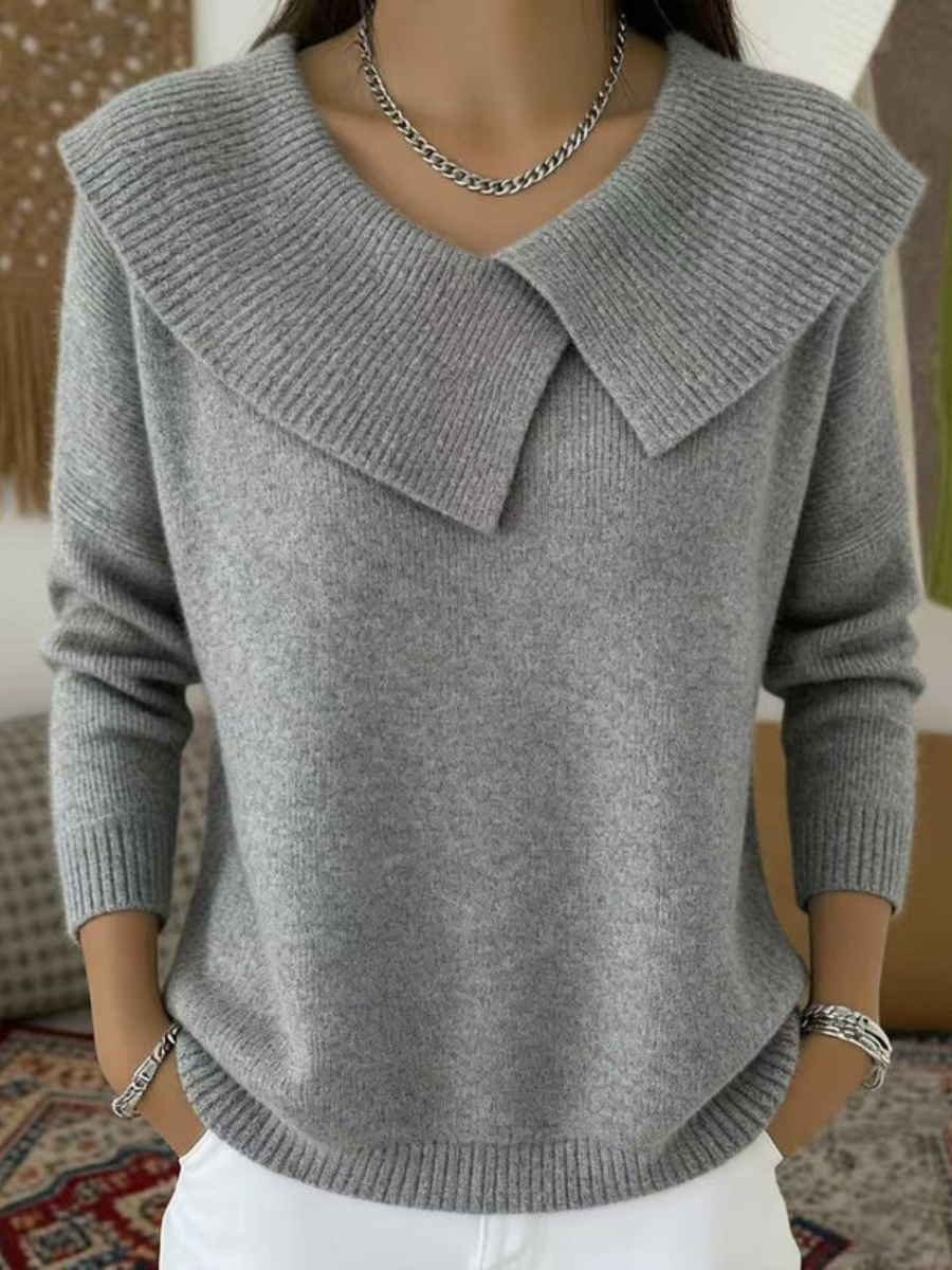 Alice - Warm Jumper with Soft Collar