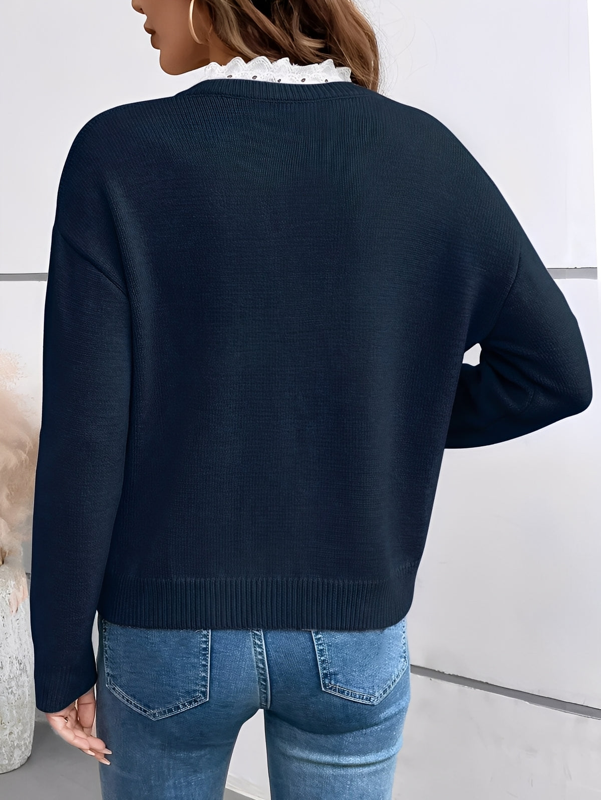 Van Meren Mode | Chique Gebreide Trui met Elegante Kantkraag