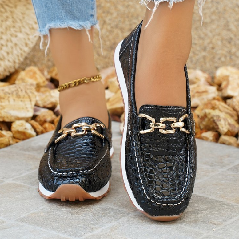 Emmy - Loafers met Crocoprint en Gesp